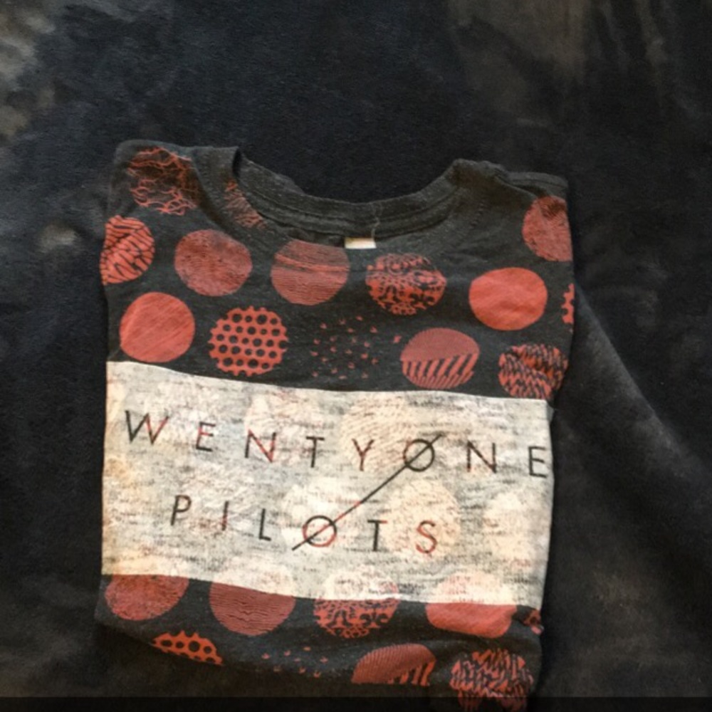 Tee shirt